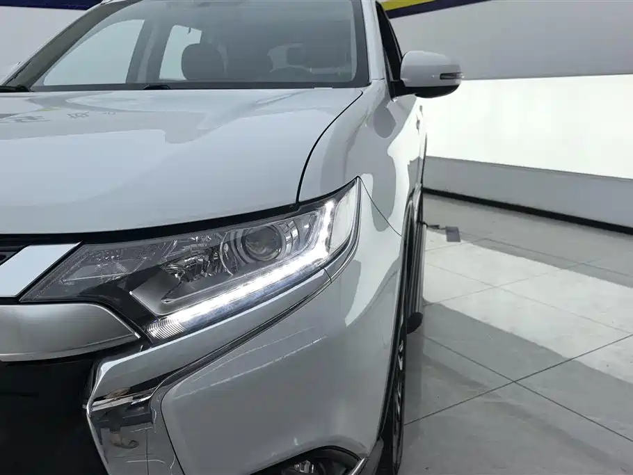 Mitsubishi Outlander 2019 2.0L 2WD Enjoy Edition 5-seater China V фото 5