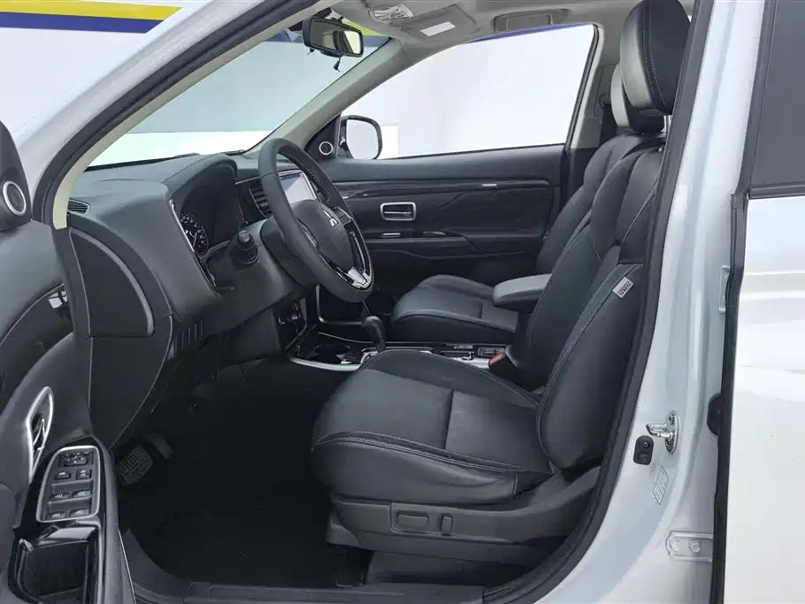 Mitsubishi Outlander 2019 2.0L 2WD Enjoy Edition 5-seater China V фото 9