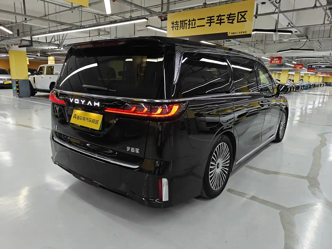 Voyah Auto Voyah Dreamer 2025 PHEV AWD Flagship Kunpeng Edition фото 10