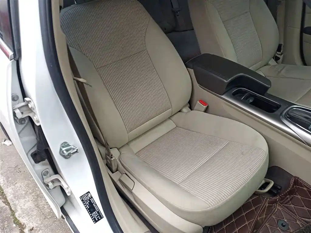 Chevrolet Malibu 2014 2.0L Automatic Comfort фото 25