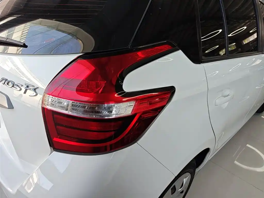 Toyota Vios FS 2017 1.5L CVT Fengchi Edition фото 8