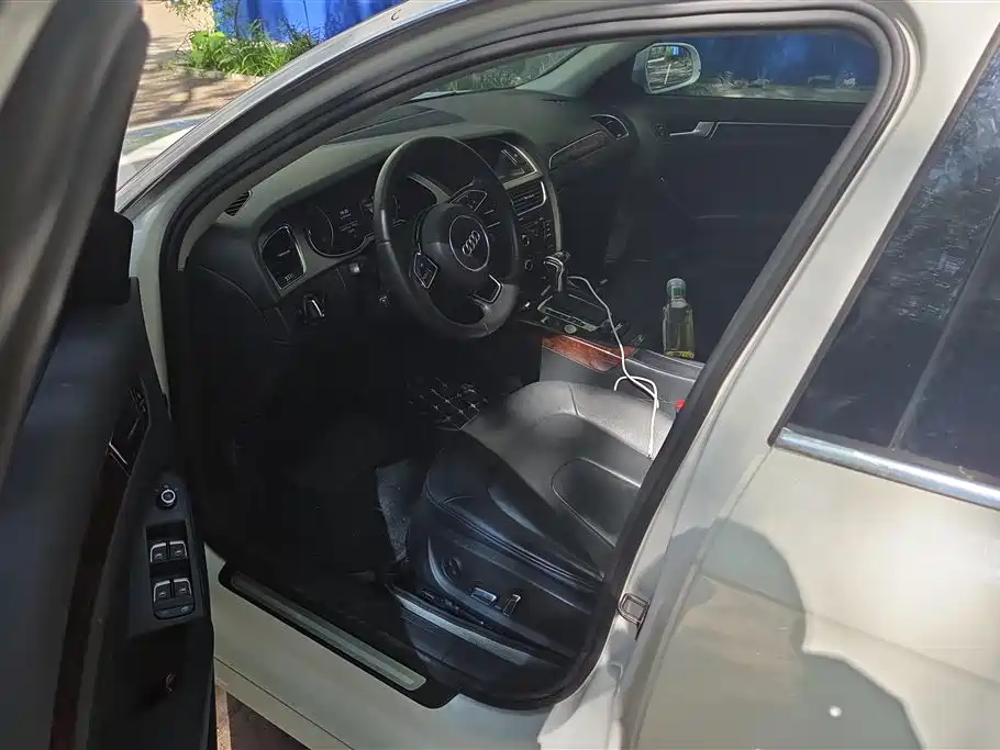 Audi A4L 2013 35 TFSI Automatic Comfort фото 9