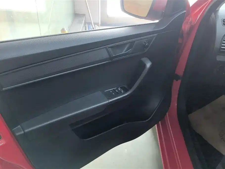 Škoda Fabia 2017 1.4L Auto Forward Edition фото 7