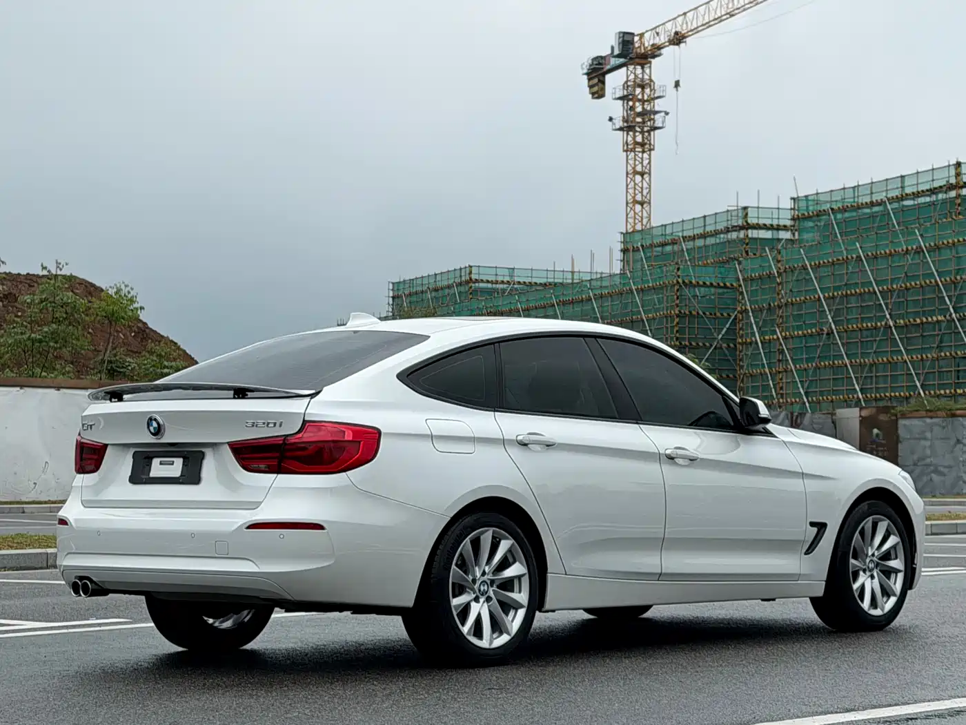 BMW 3 Series GT 2018 320i Fashion фото 7