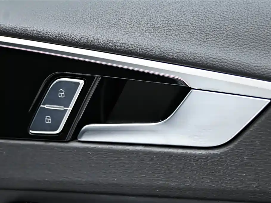 Audi A4L 2024 40 TFSI Luxury Dynamic фото 31
