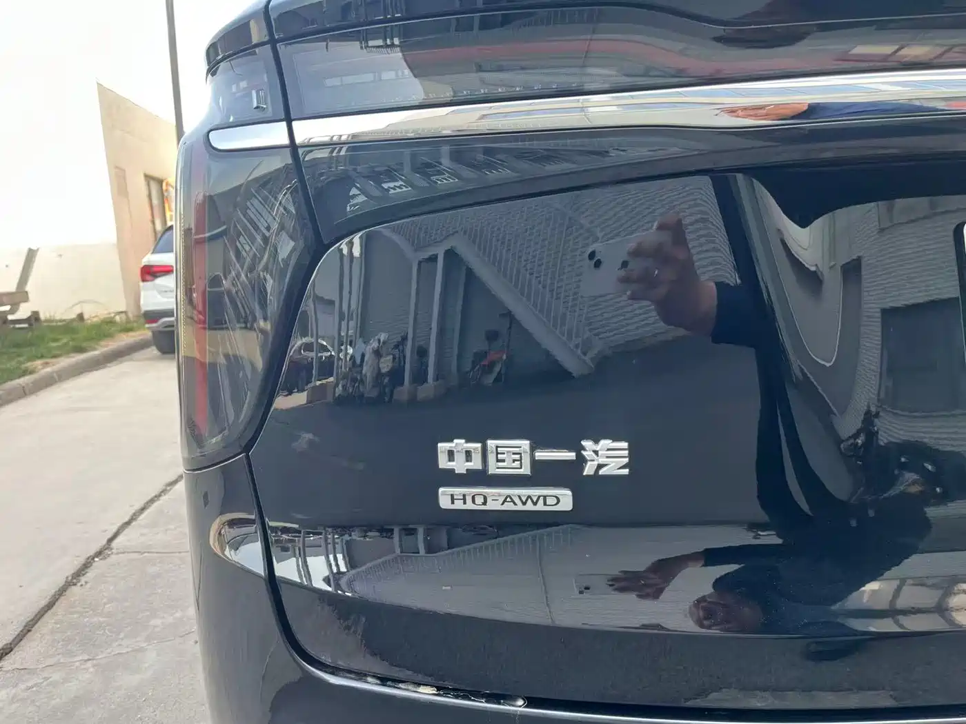 Hongqi HS7 PHEV 2024 2.0T PHEV 4WD Flagship Edition 6-seater фото 29