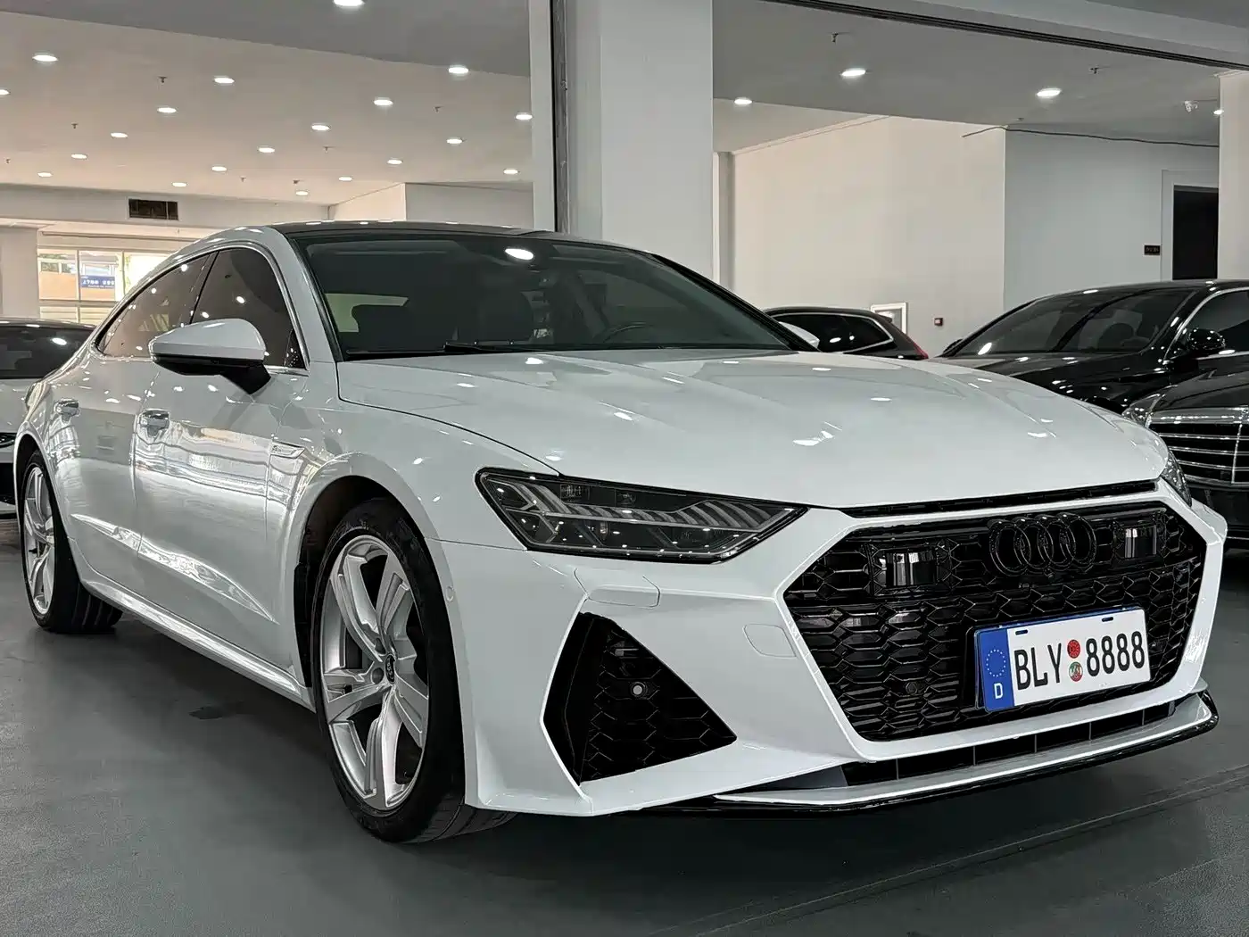 Audi A7L 2023 45 TFSI quattro S-line Black Warrior Edition фото 3