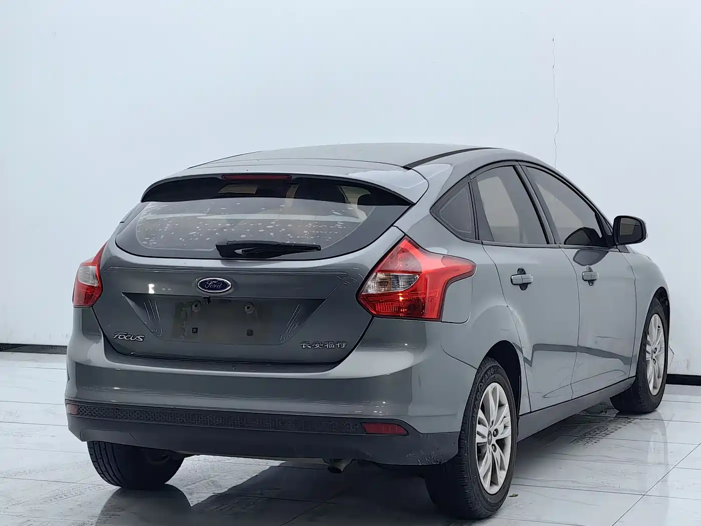 Ford Focus 2012 Hatchback 1.6L Automatic Comfort фото 16