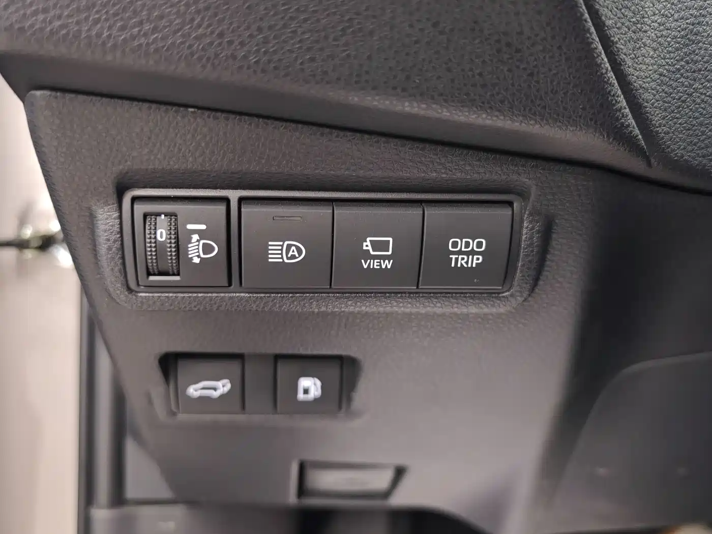 Toyota Frontlander 2023 2.0L Smart Hybrid Dual Engine Prestige Edition фото 11