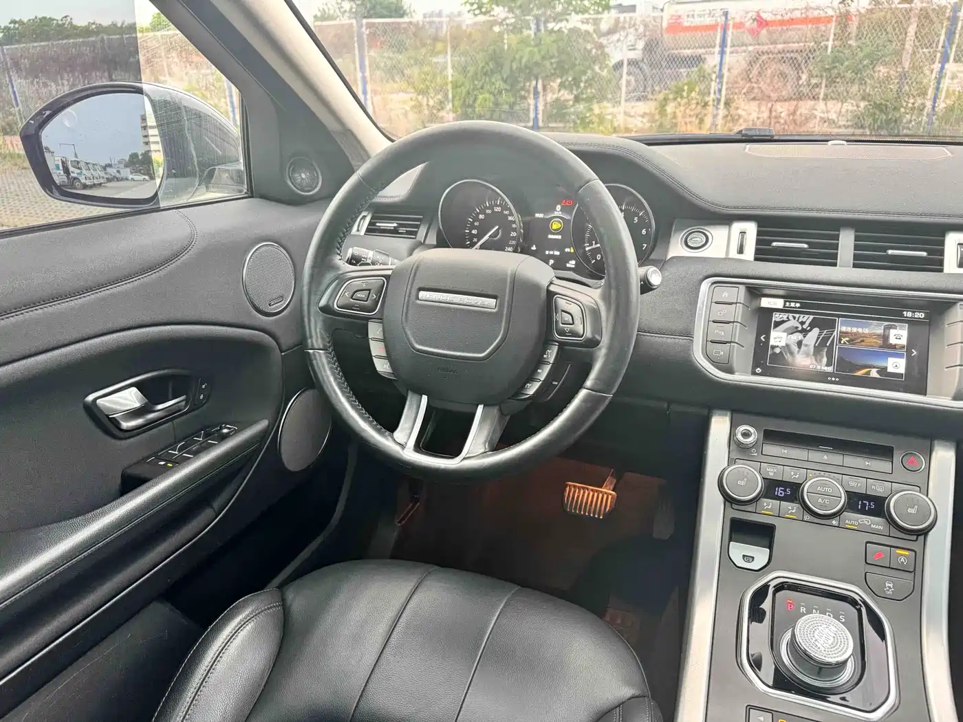 Land Rover Range Rover Evoque 2017 2.0T SE Smart Shine Edition фото 17
