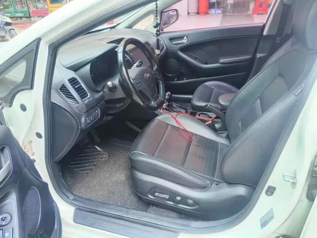 Photo 8 - Kia K3