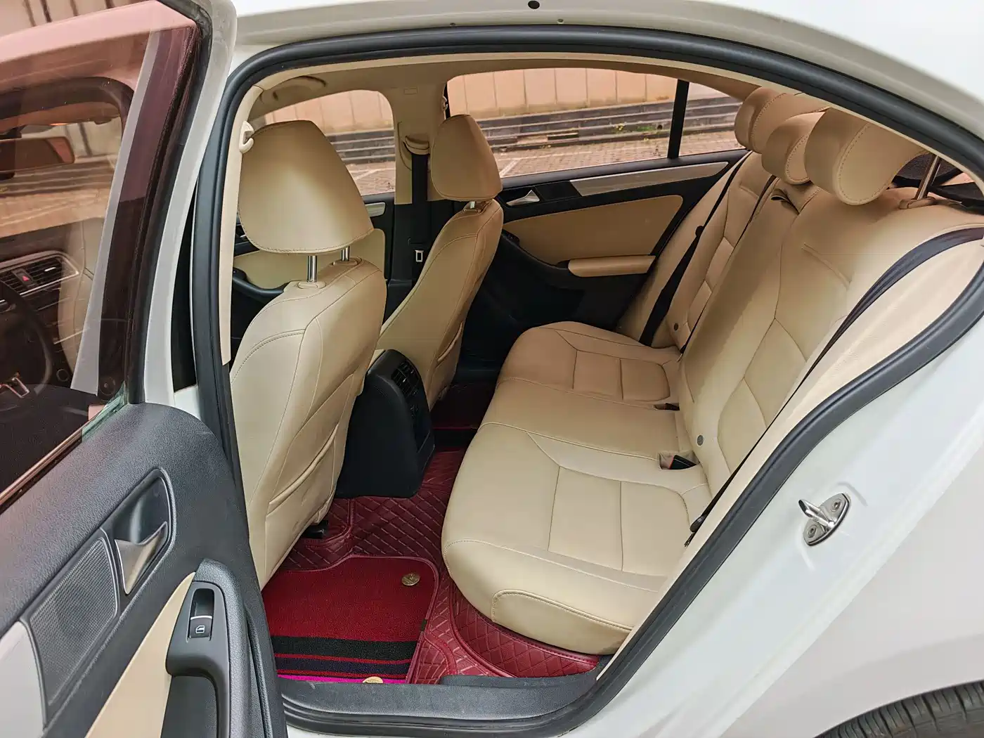 Volkswagen Sagitar 2014 Facelift 1.6L Automatic Comfort фото 8