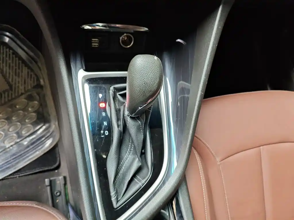 Buick GL6 2018 18T 6-Seater Luxury фото 14