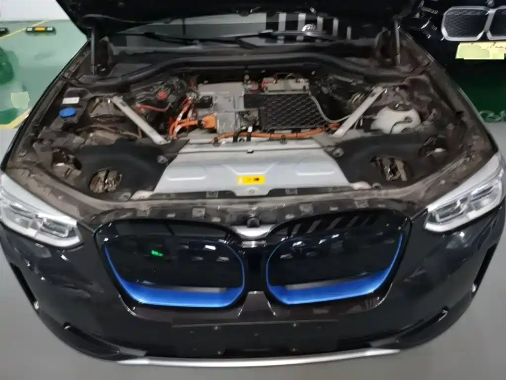 BMW iX3 2021 Leading фото 16