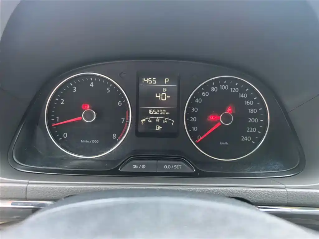 Volkswagen Lavida Tour 2013 1.6L Auto Luxury фото 12