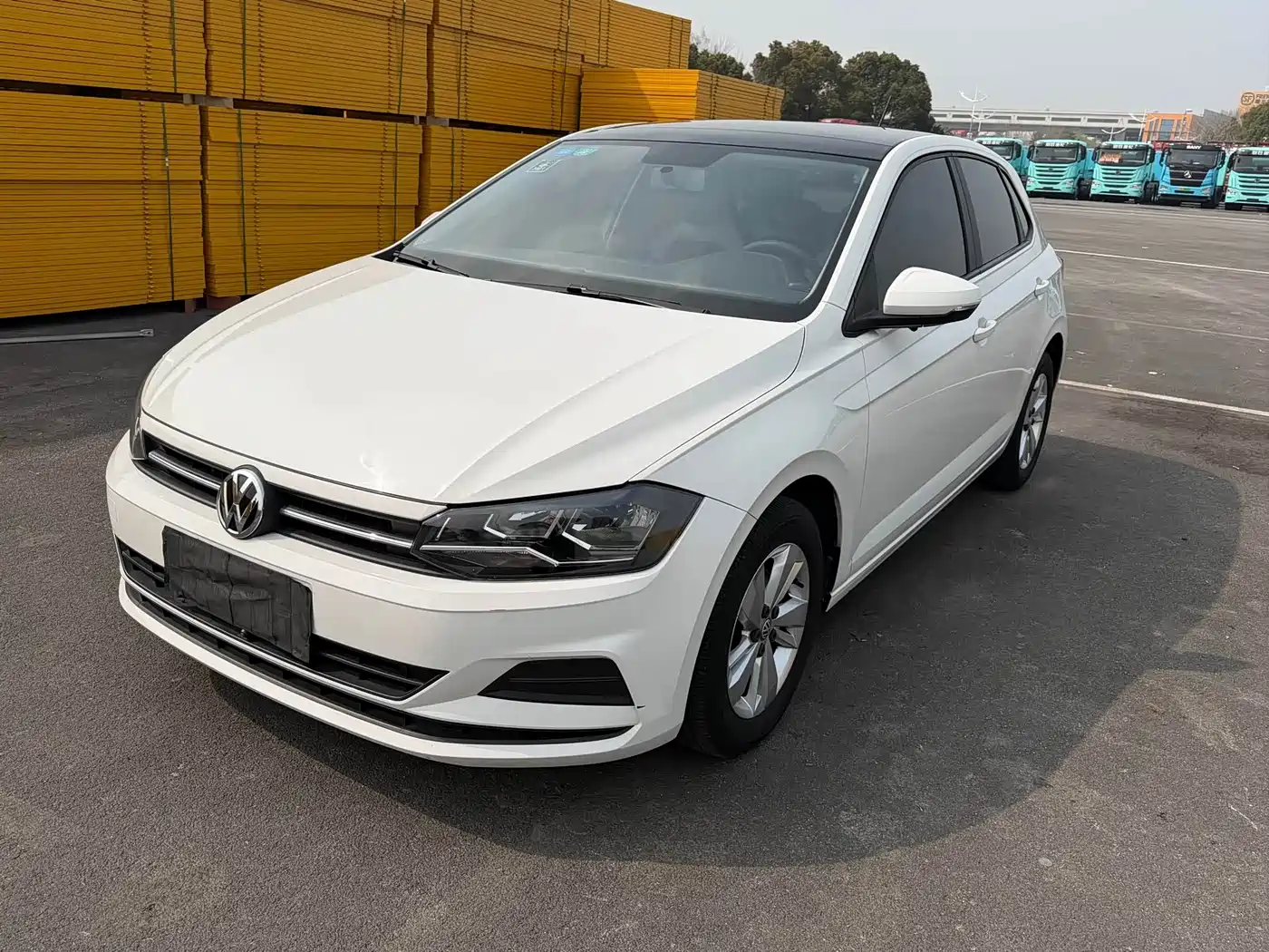 Volkswagen Polo 2019 Plus 1.5L Automatic Colorful Tech Edition фото 2