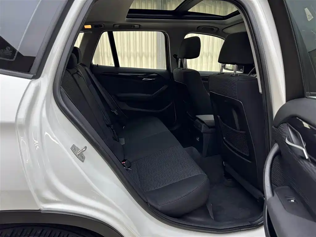 BMW X1 2015 Model sDrive18i Fashion Advanced Edition фото 13