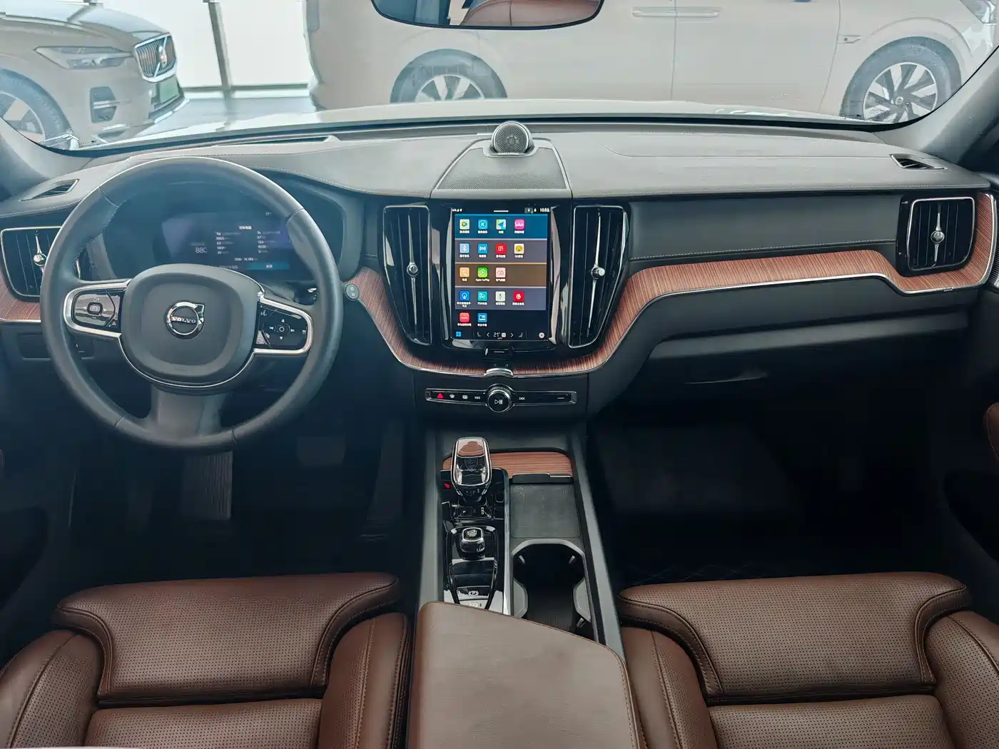 VOLVO XC60 PLUG IN HYBRID