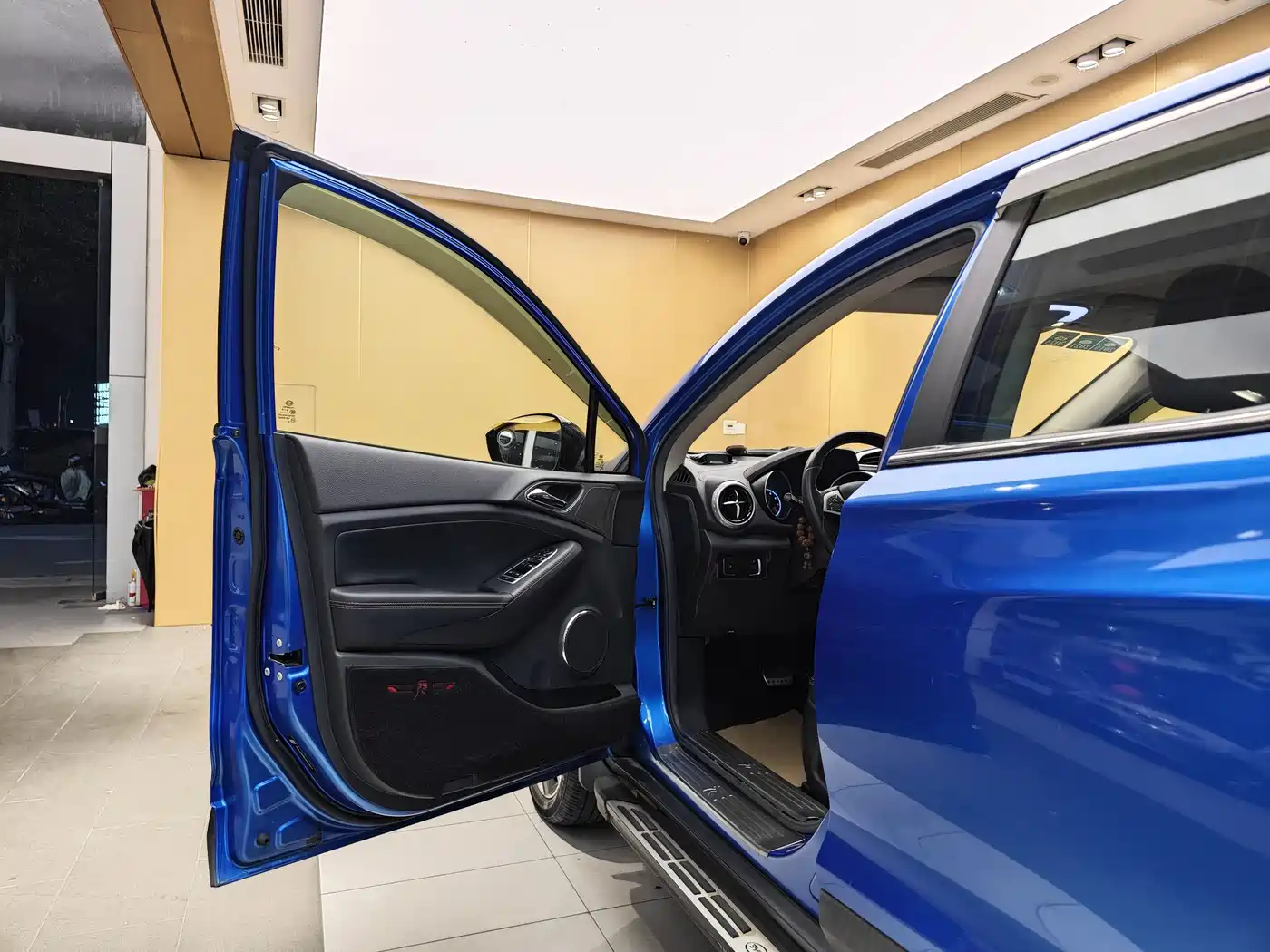 BYD Yuan 2016 1.5L Automatic Luxury фото 7