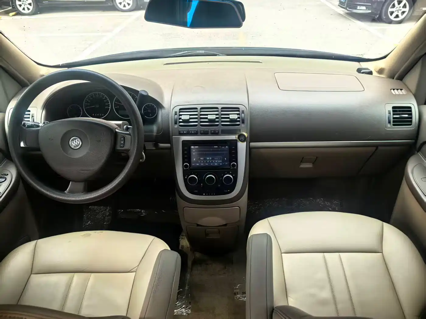 Buick GL8 2011 2.4L CT Comfort Edition фото 17