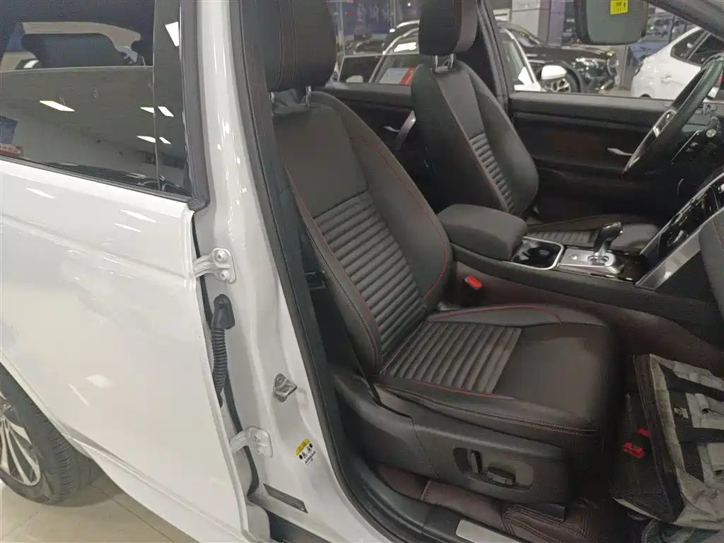 Land Rover Discovery Sport 2023 249PS R-Dynamic S Performance Version фото 20