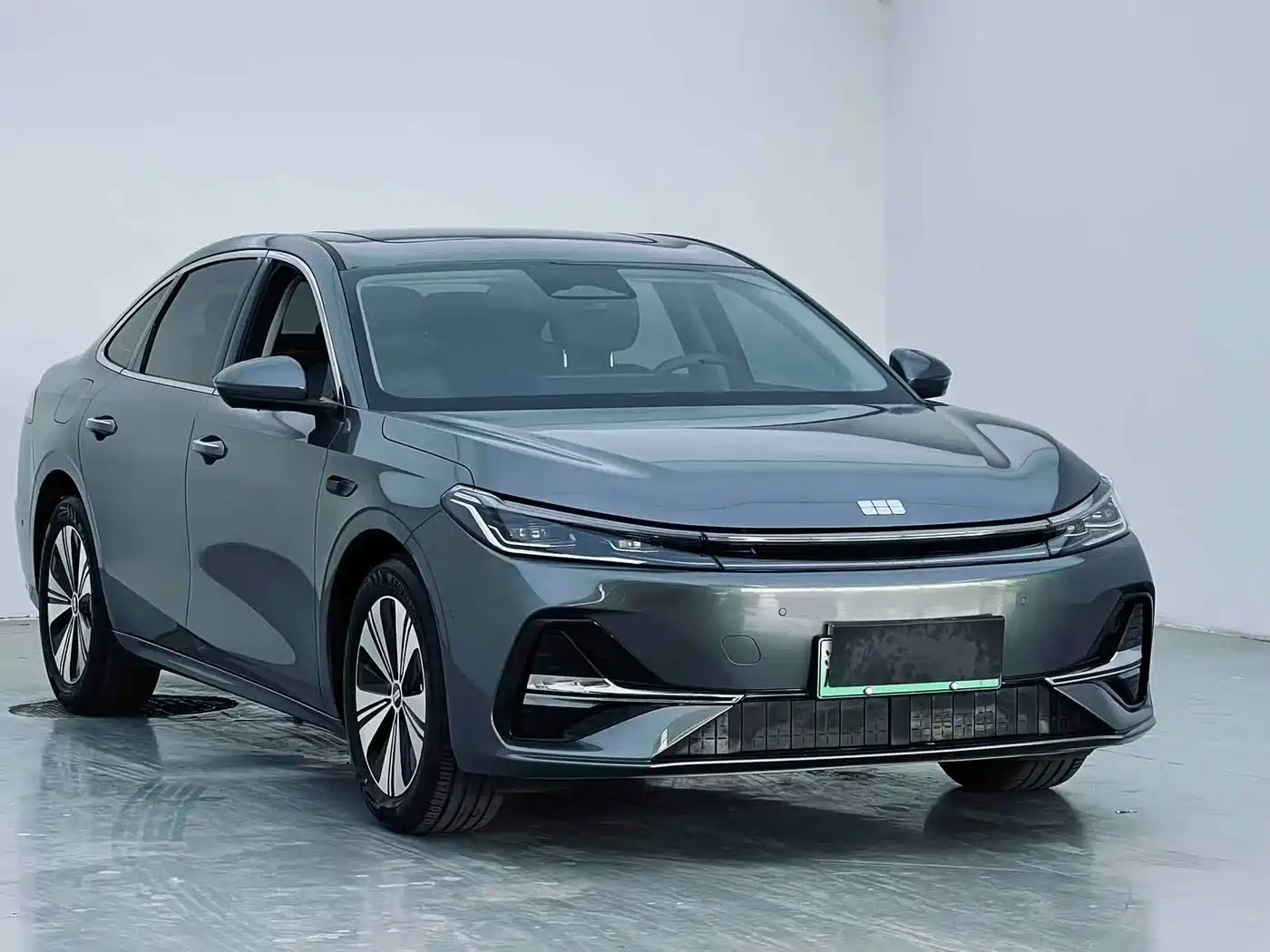 Geely Galaxy Galaxy A7 2025 EM-i 150km Explorer+ Edition фото 3