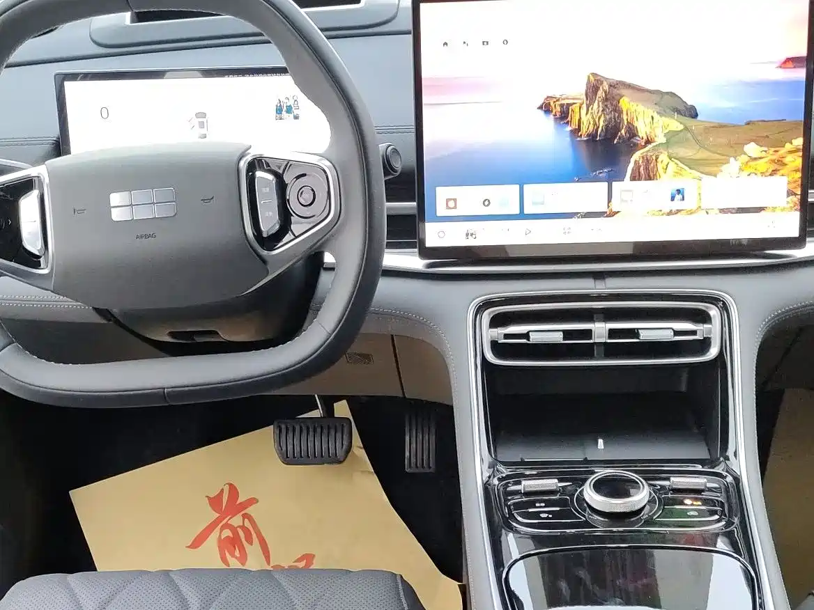Geely Galaxy Galaxy A7 2025 EM-i 150km Explorer+ Edition фото 17