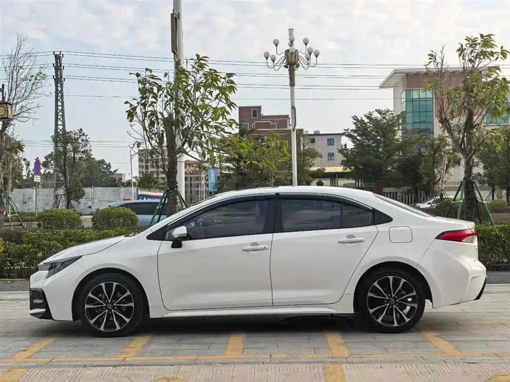 Toyota Levin 2022 185T CVT Sport Edition фото 10