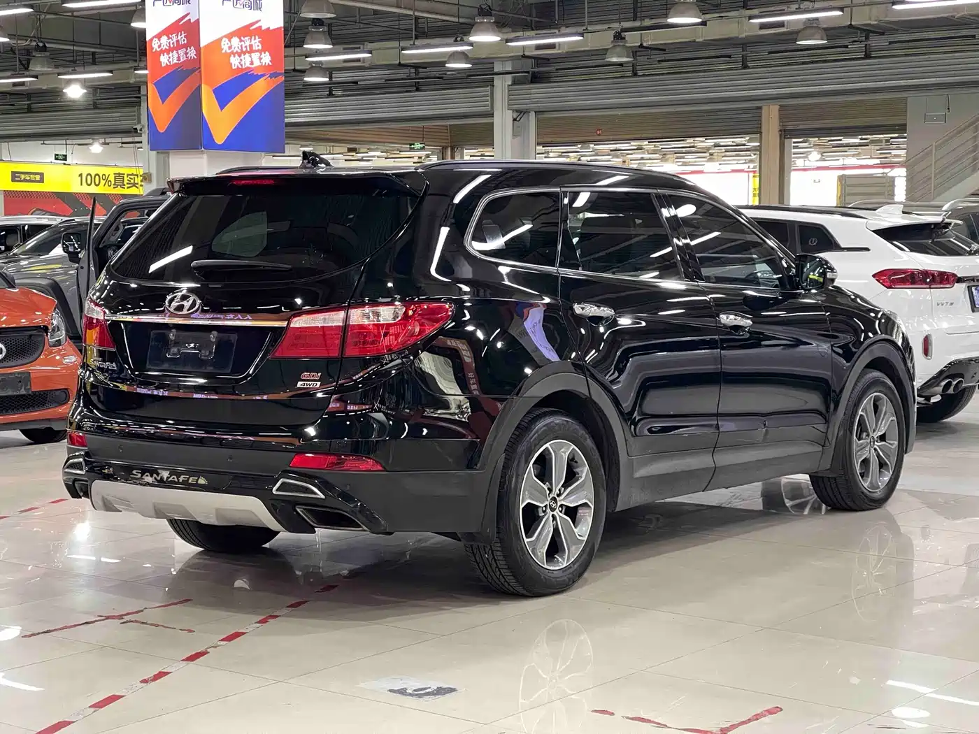 Hyundai Grand Santa Fe 2013 3.0L 7-Seater 4WD Comfort Edition фото 6