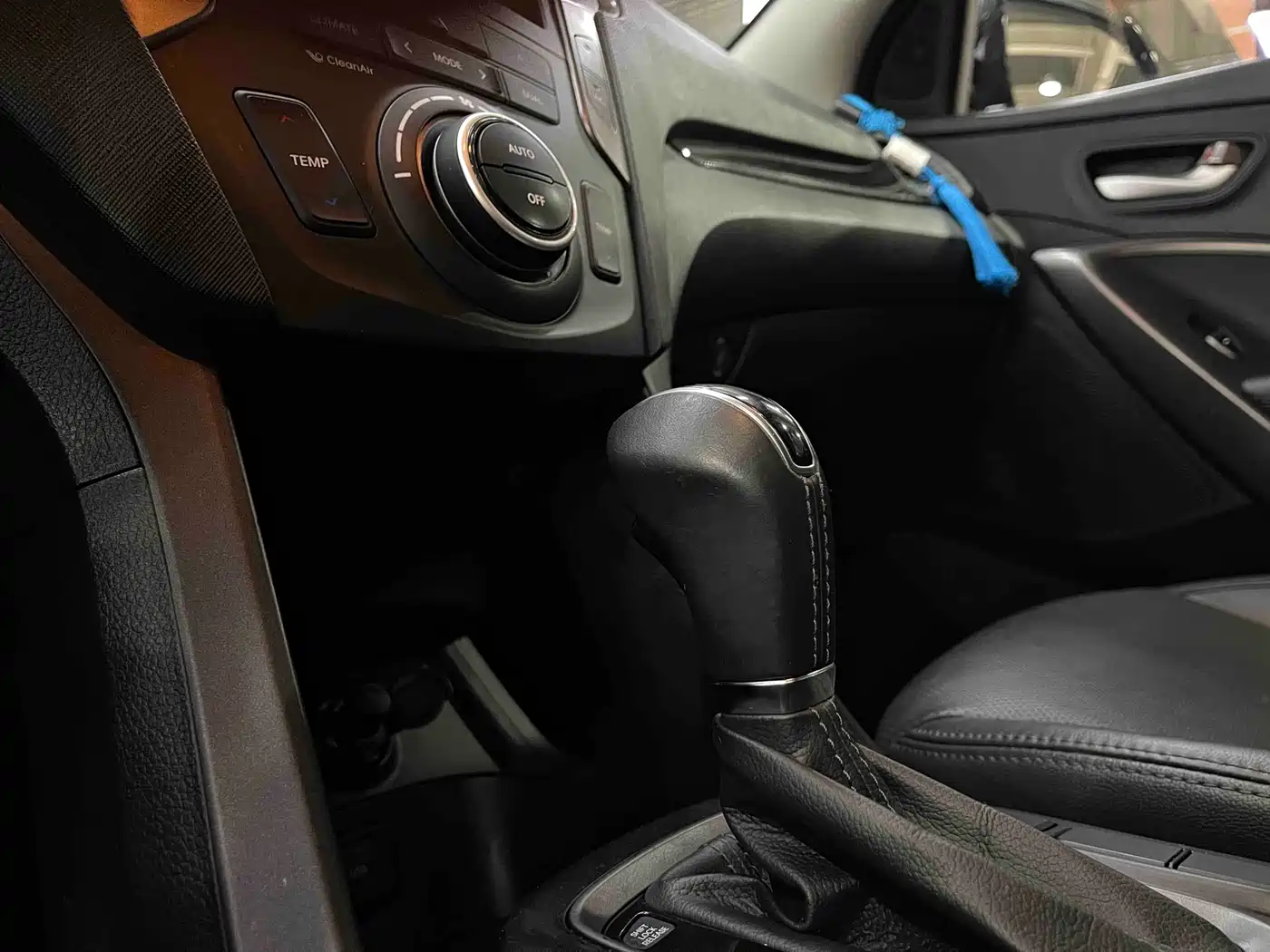 Hyundai Grand Santa Fe 2013 3.0L 7-Seater 4WD Comfort Edition фото 12