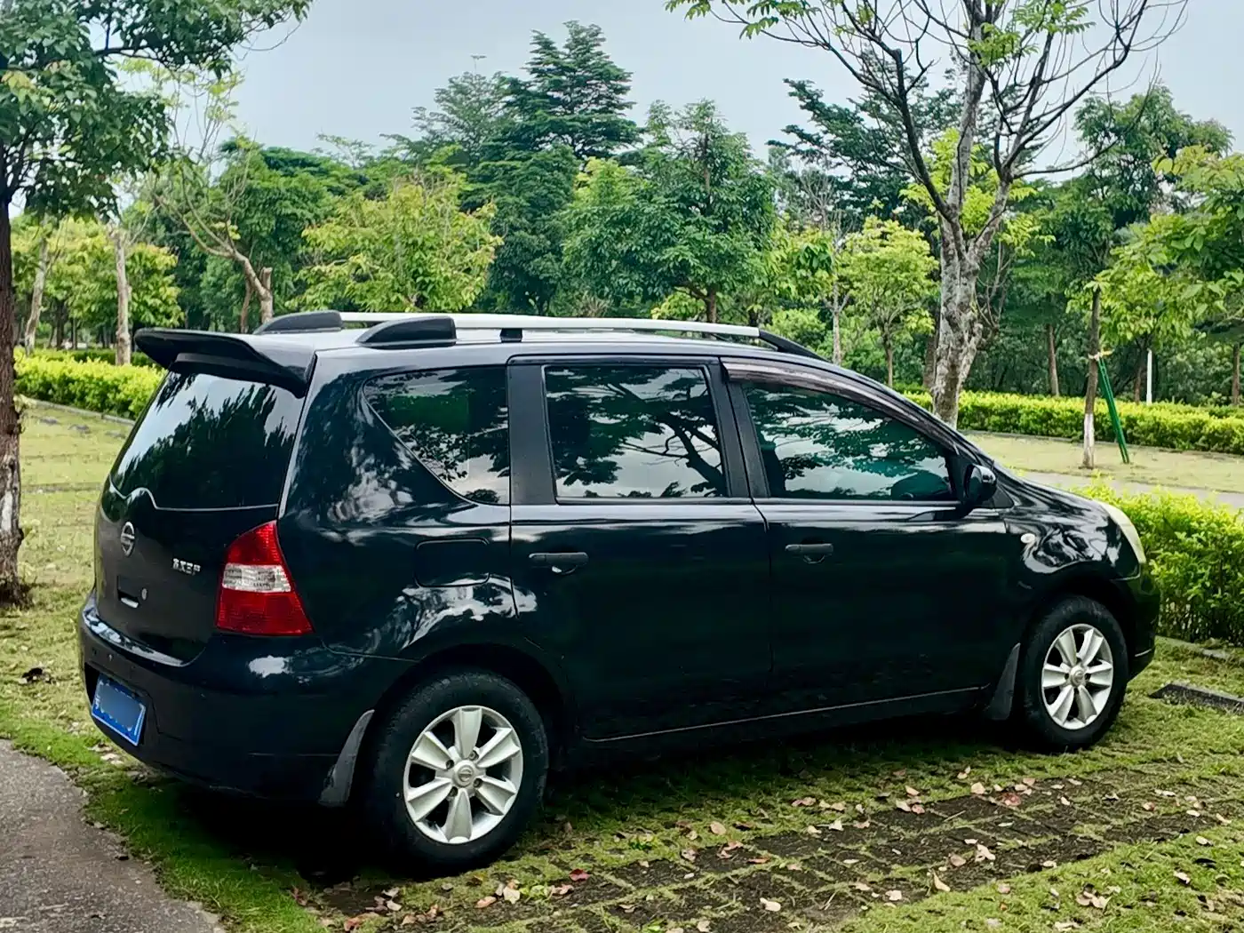 Nissan Livina 2011 2010 Model Joy Edition 1.6L Manual All-round Type