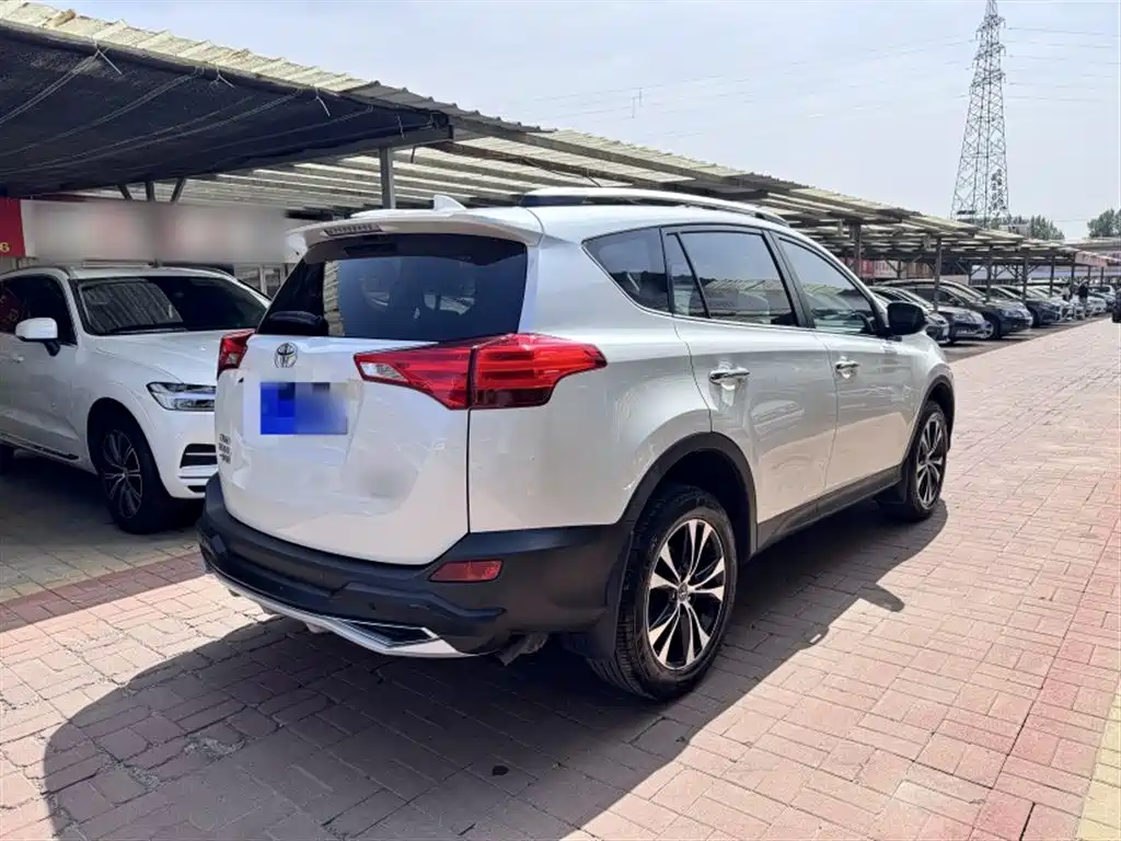 Toyota RAV4 Rongfang 2015 2.5L Automatic 4WD Elite Edition фото 16