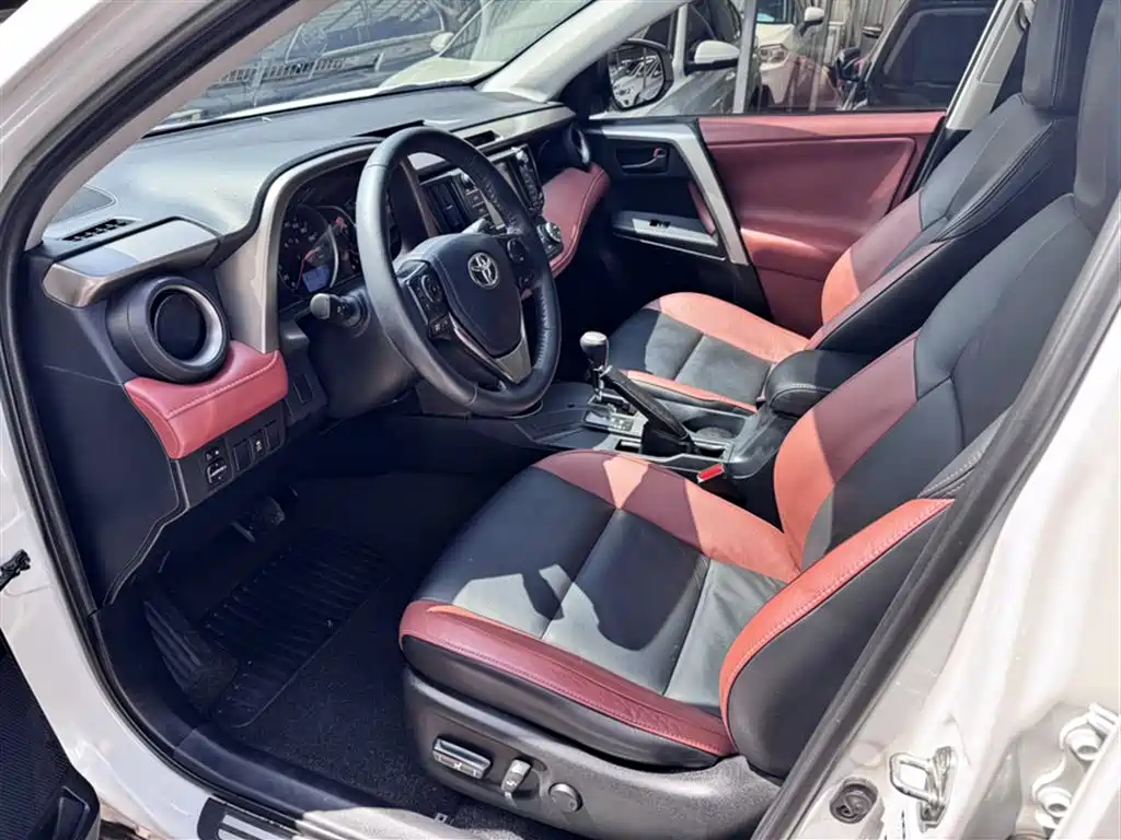 Toyota RAV4 Rongfang 2015 2.5L Automatic 4WD Elite Edition фото 19