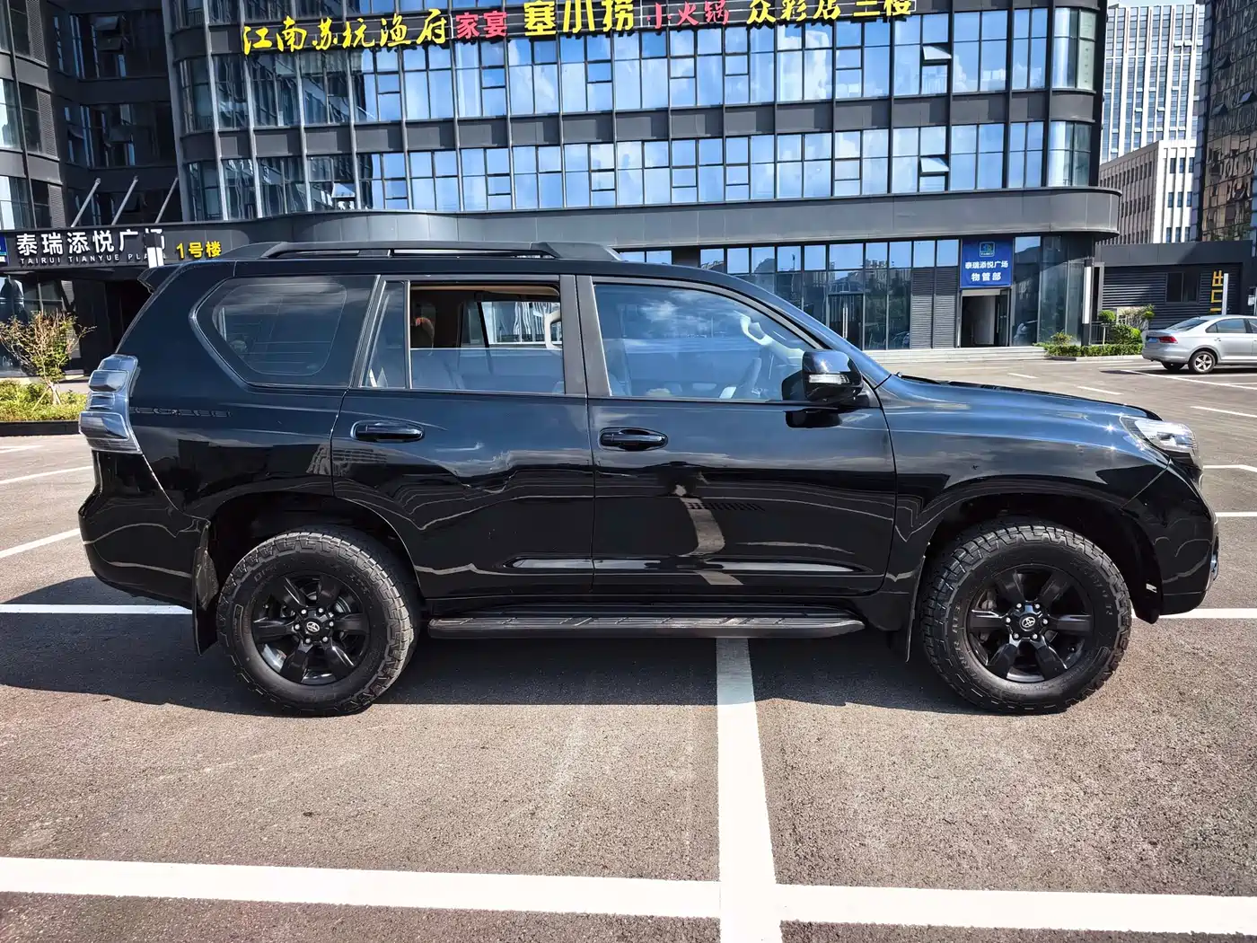Toyota Prado 2010 4.0L Automatic TX-L фото 3