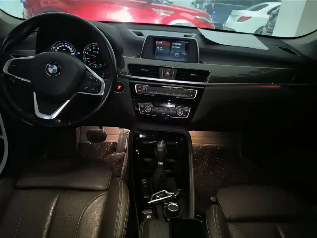 BMW X1 2019 sDrive18Li Premium Model фото 9