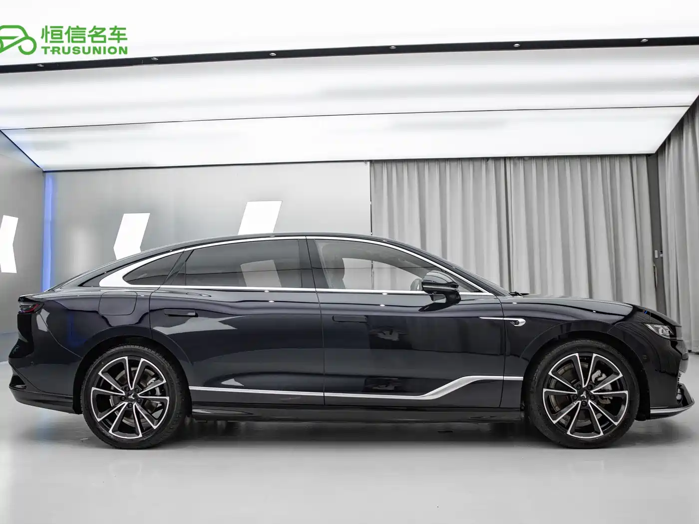 Voyah Auto VOYAH Zhuiguang 2024 PHEV AWD Ultra Long Range Flagship фото 7