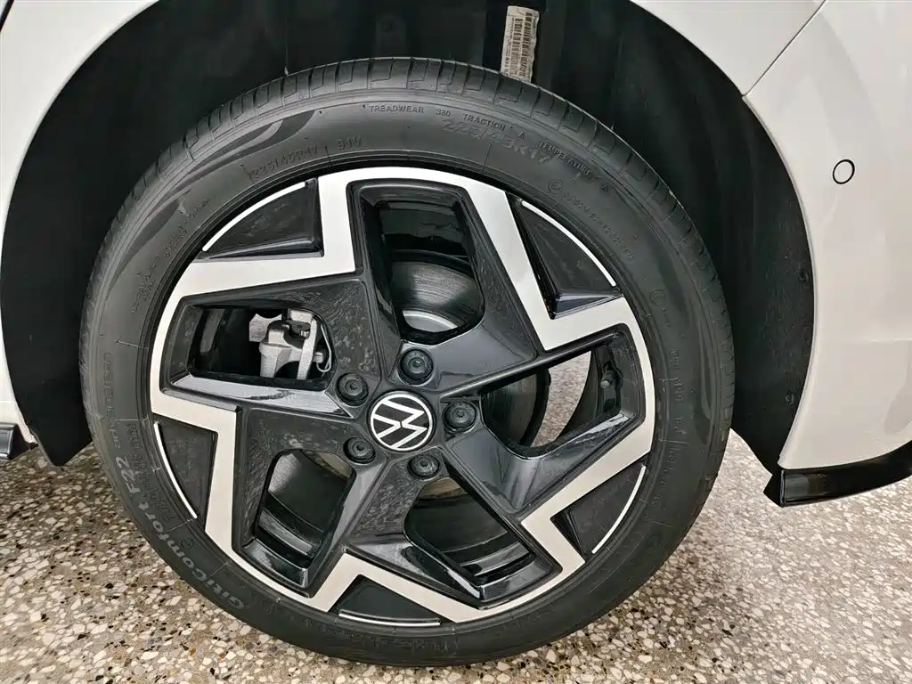Volkswagen Golf 2025 300TSI R-Line фото 7