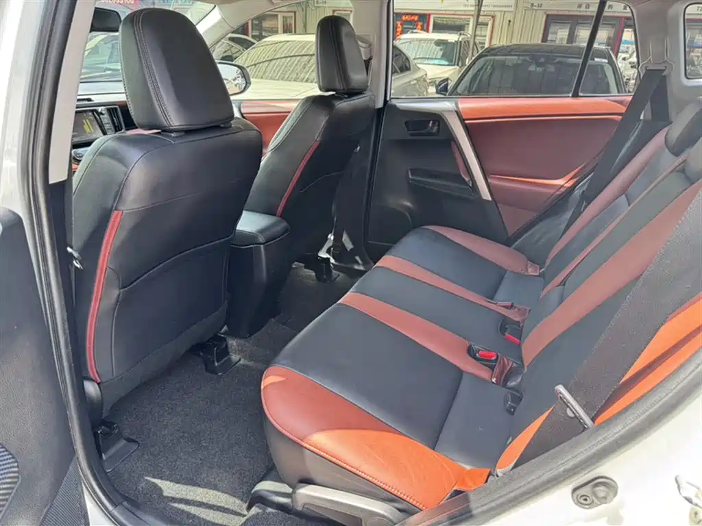 Toyota RAV4 Rongfang 2015 2.5L Automatic 4WD Elite Edition фото 20