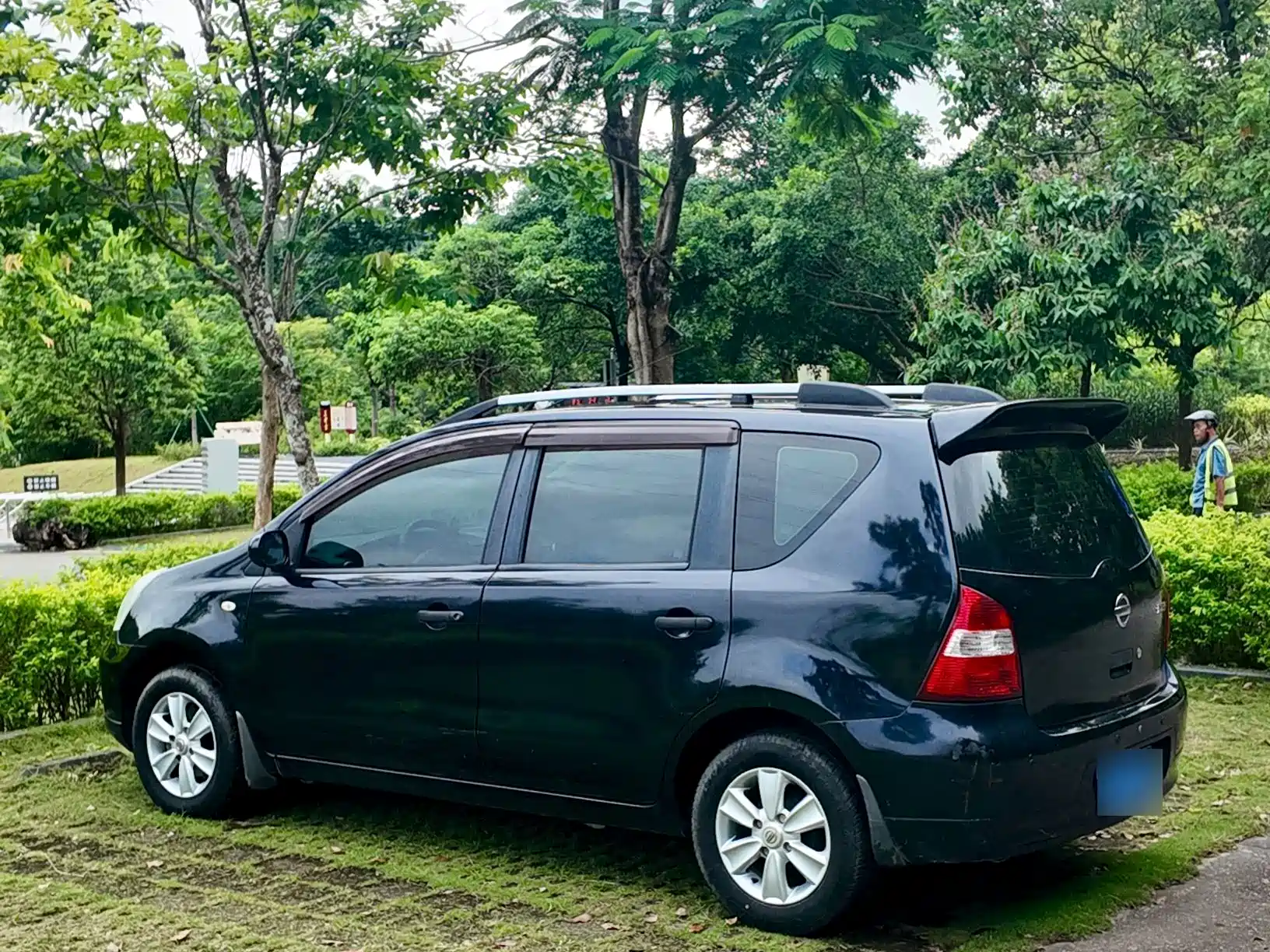 صورة 3 - Nissan Livina