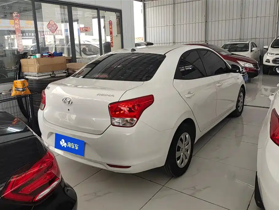Hyundai Verna 2017 1.4L Manual Renewal Edition China VI фото 3