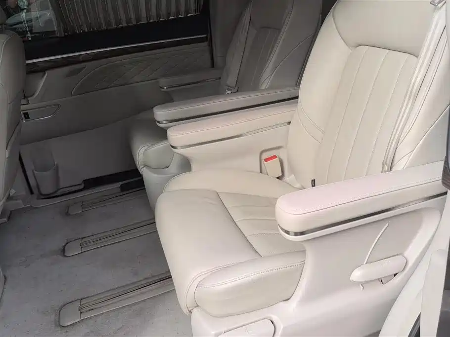 GAC Trumpchi Trumpchi M8 2018 320T Exclusive Edition фото 11
