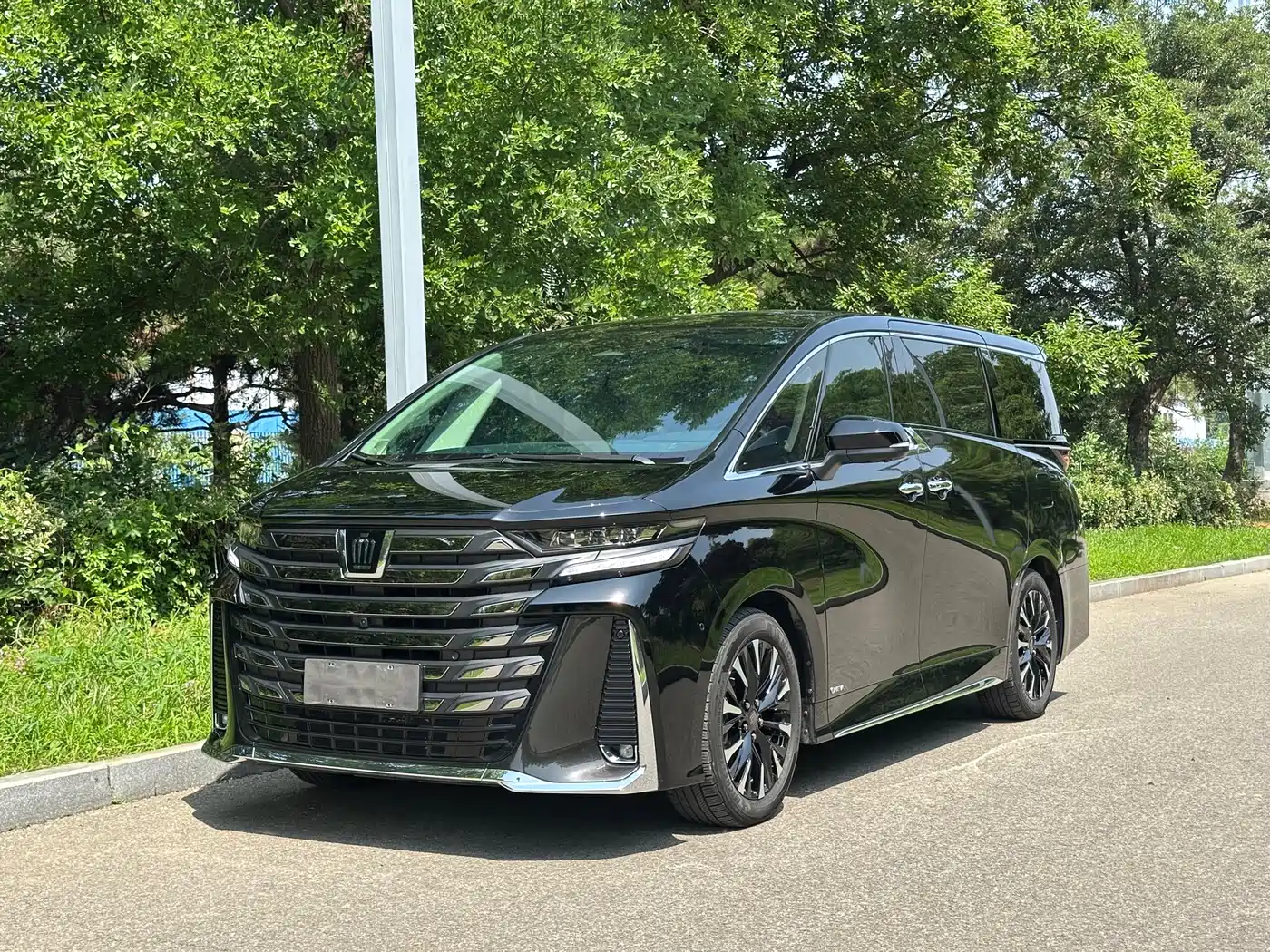 Toyota Vellfire 2024 Crown Hybrid 2.5L Executive Premium Edition