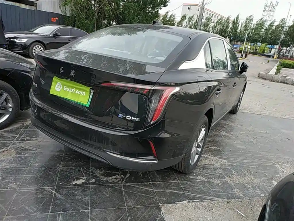 Hongqi E-QM5 2025 Model 500km Travel Edition фото 7