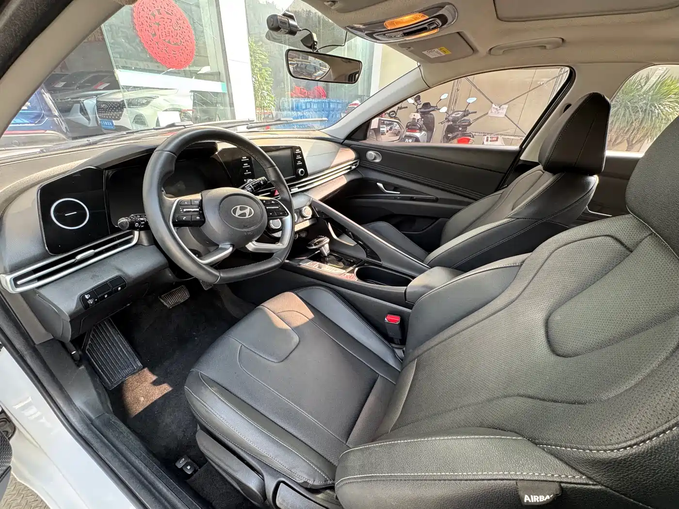 Hyundai Elantra 2023 1.5L CVT GLX Elite Edition фото 4