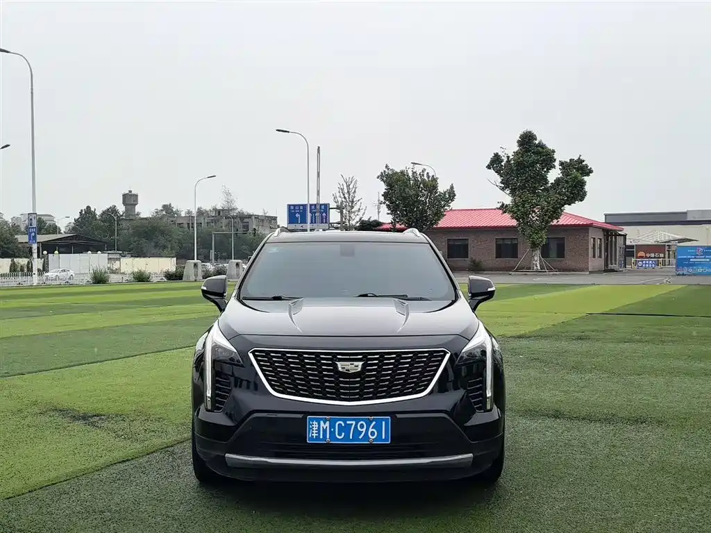 Cadillac XT4 2018 Model 28T 2WD Luxury фото 2