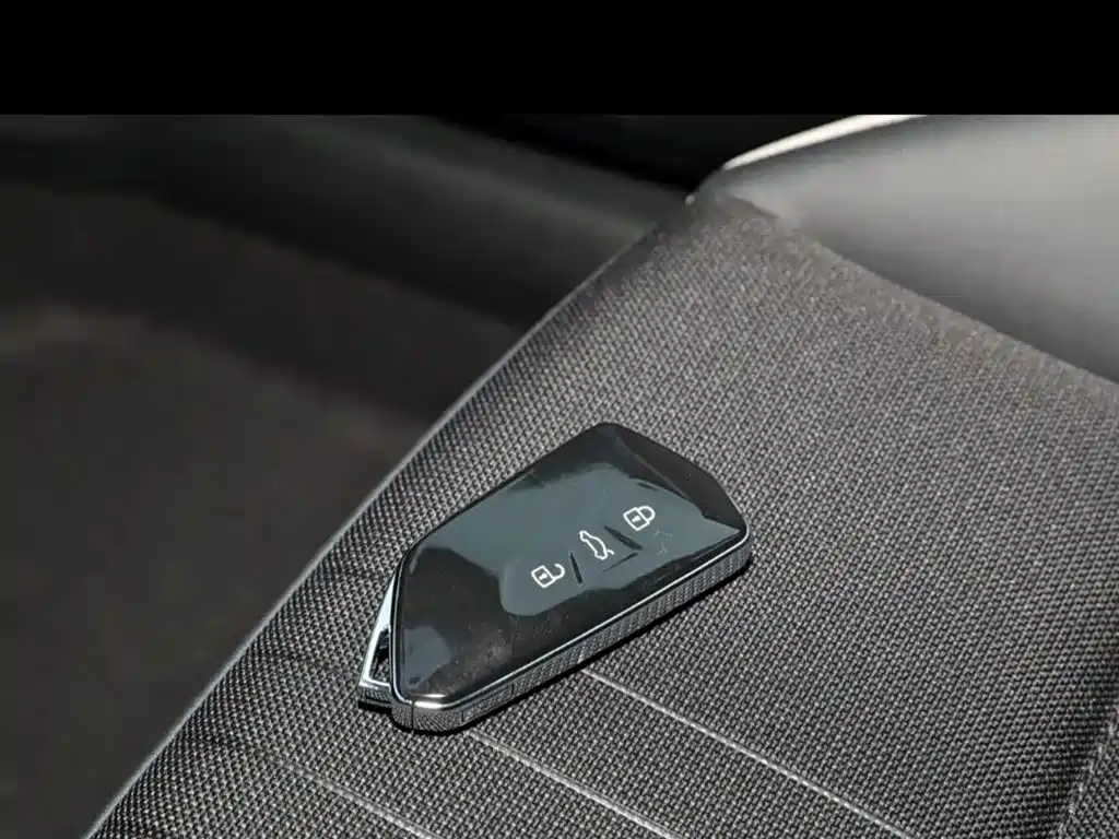 Volkswagen Golf 2023 Model 200TSI DSG фото 17