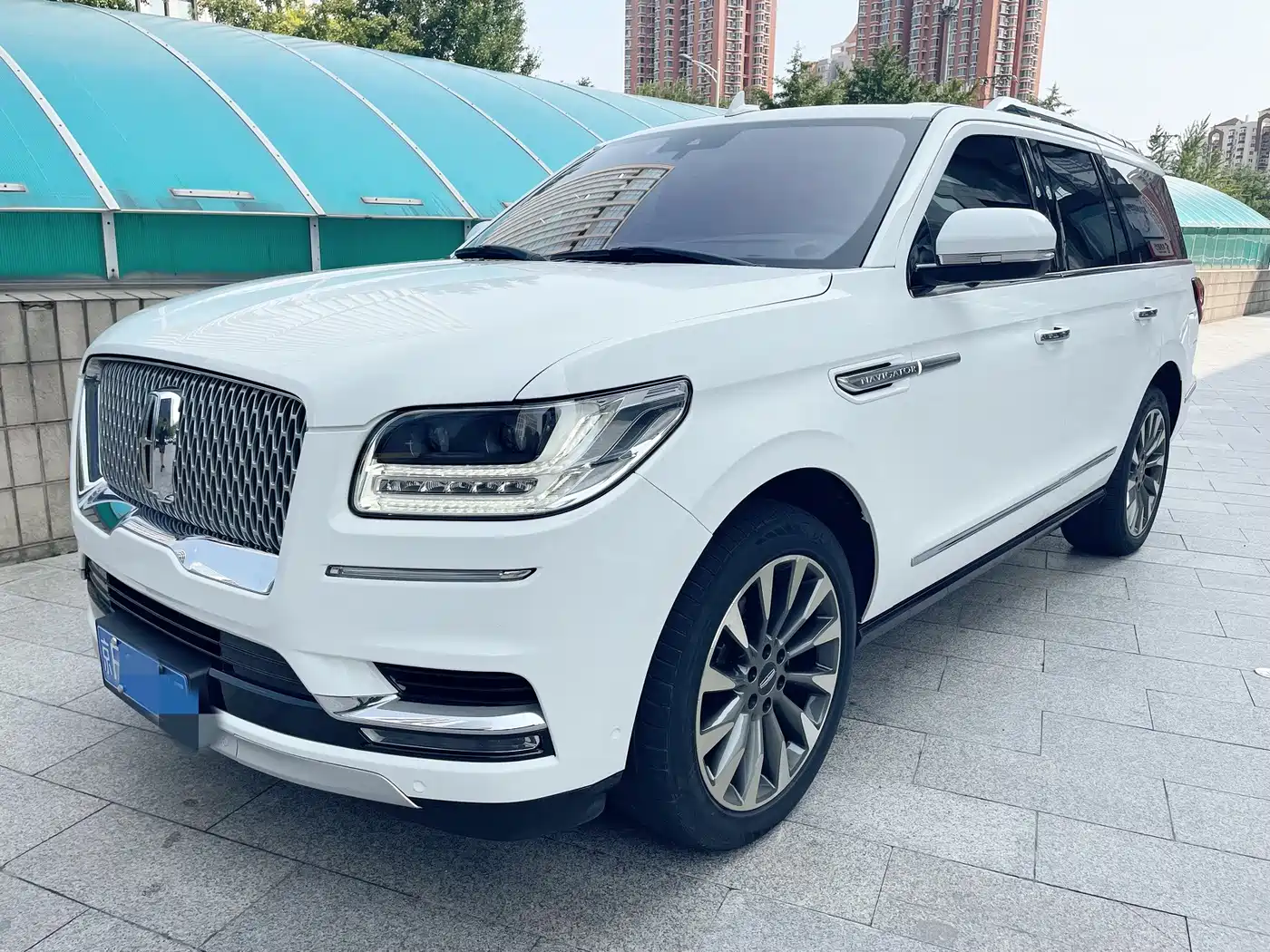 Фото 1 - Lincoln Navigator