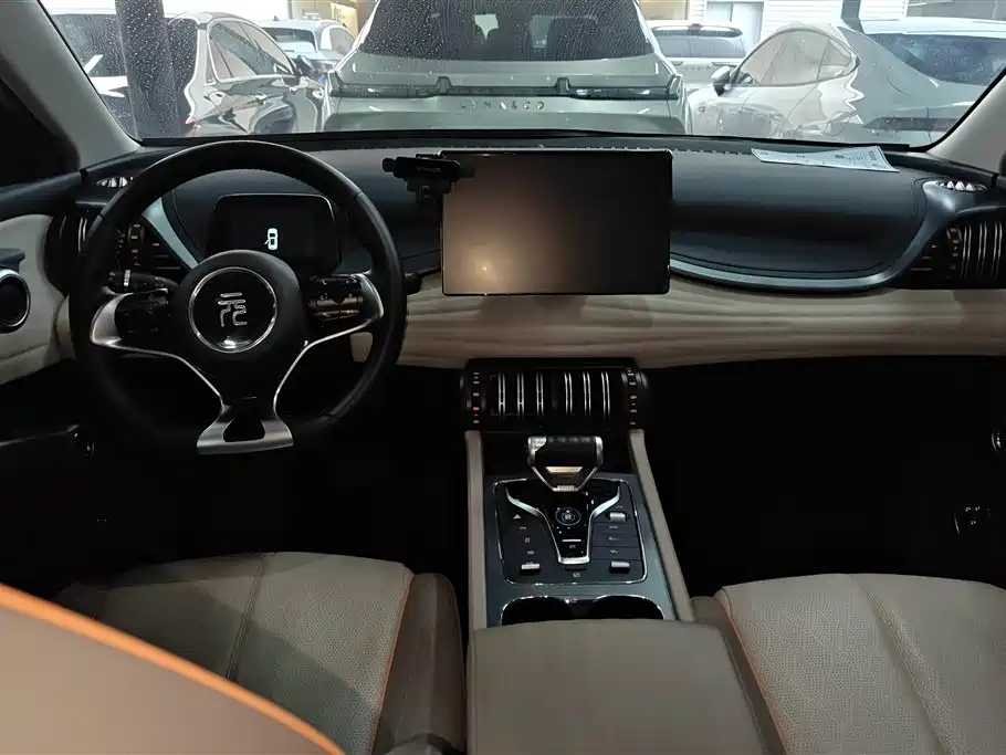 BYD Yuan PLUS 2024 Glory Edition 430KM Leading фото 12