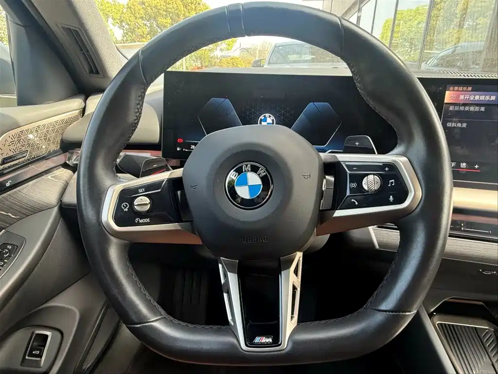 BMW 5 Series 2024 530Li Premium M Sport Package фото 13