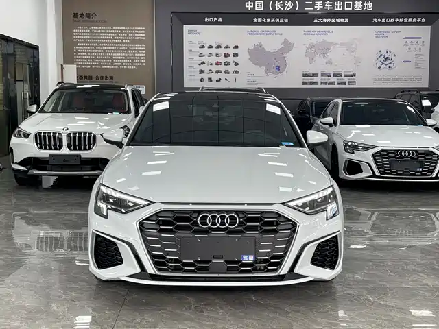 Audi A3 2023 Facelift A3L Limousine 35 TFSI Fashion Sport — фото 2